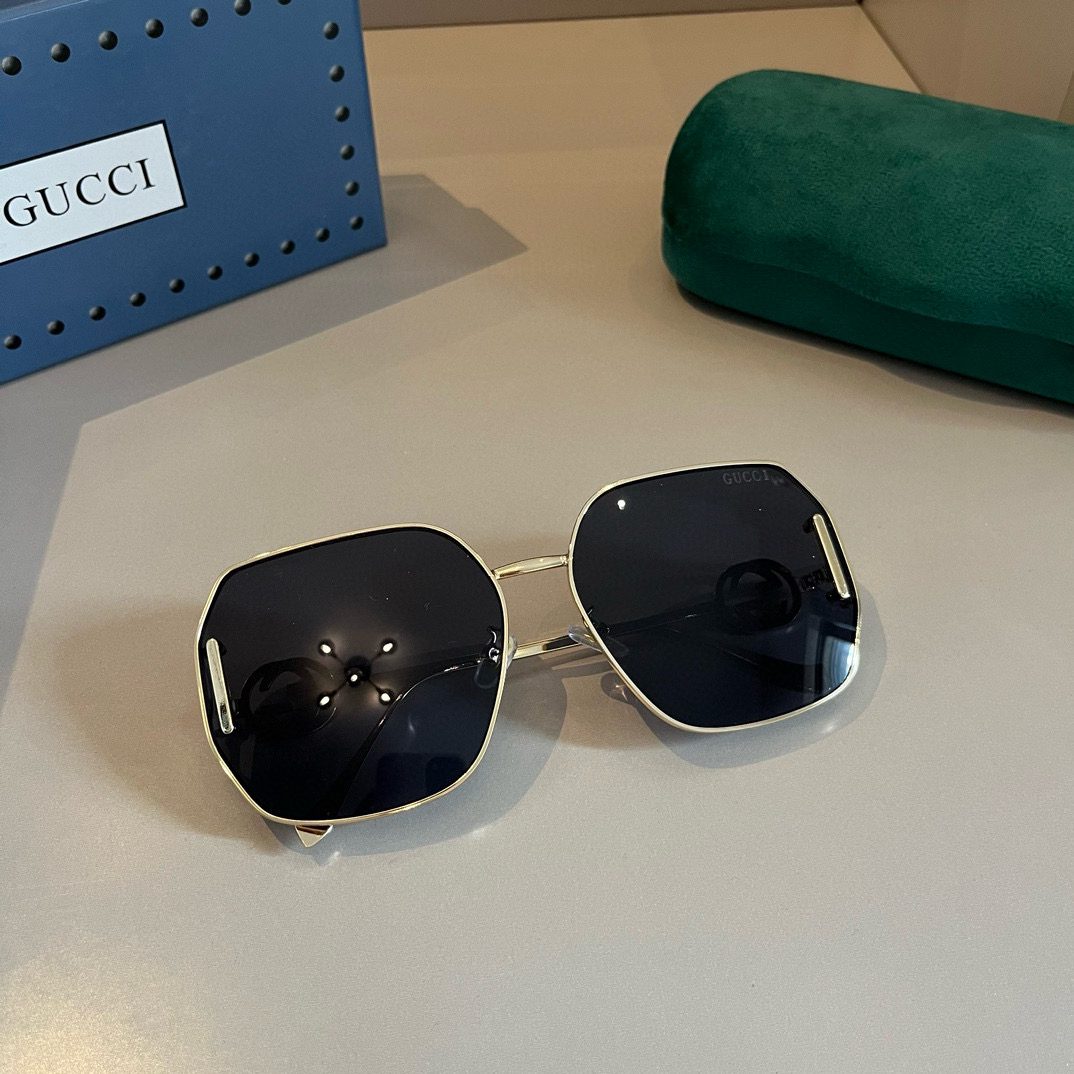 Gucci Square Frame Sunglasses