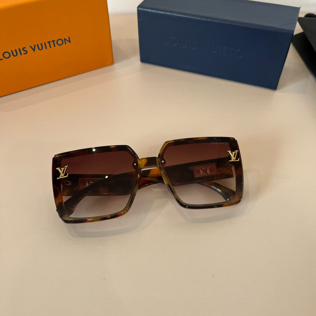 Louis Vuitton square-frame sunglasses