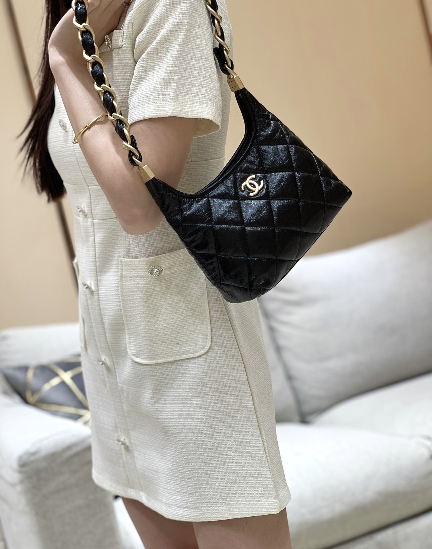 Chanel 24A Haute Couture Hobo Bag AS4922