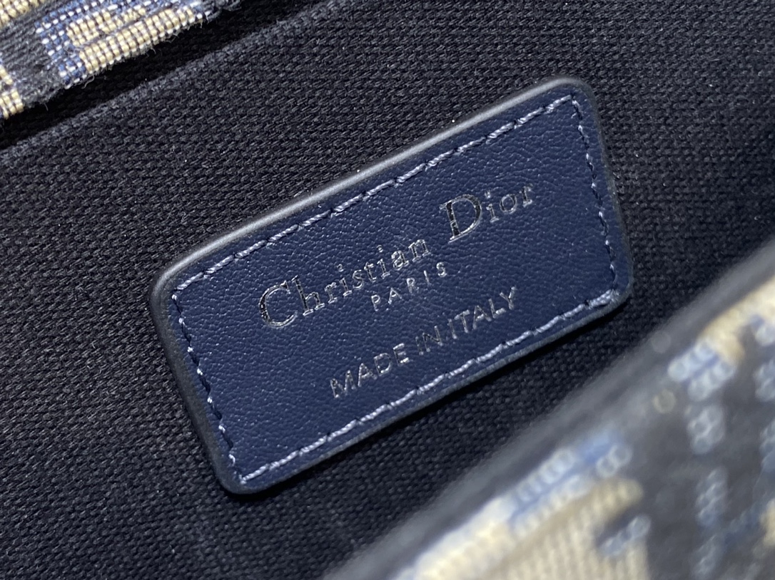 Dior Montaigne 30 East West leather shoulder strap bag