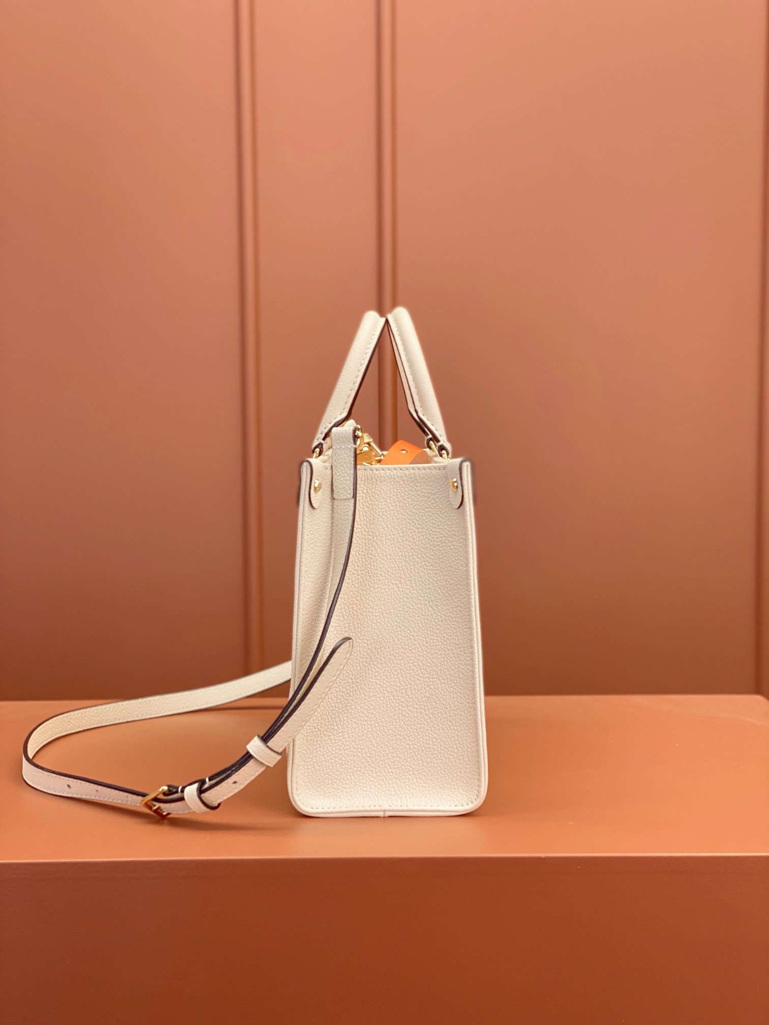 Louis Vuitton ONTHEGO Small Handbag M45653