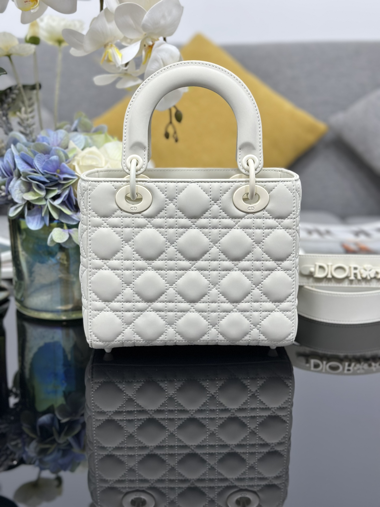 Dior Lady Dior My Four-grid Frosted Badge Lady Dior Bag M0538