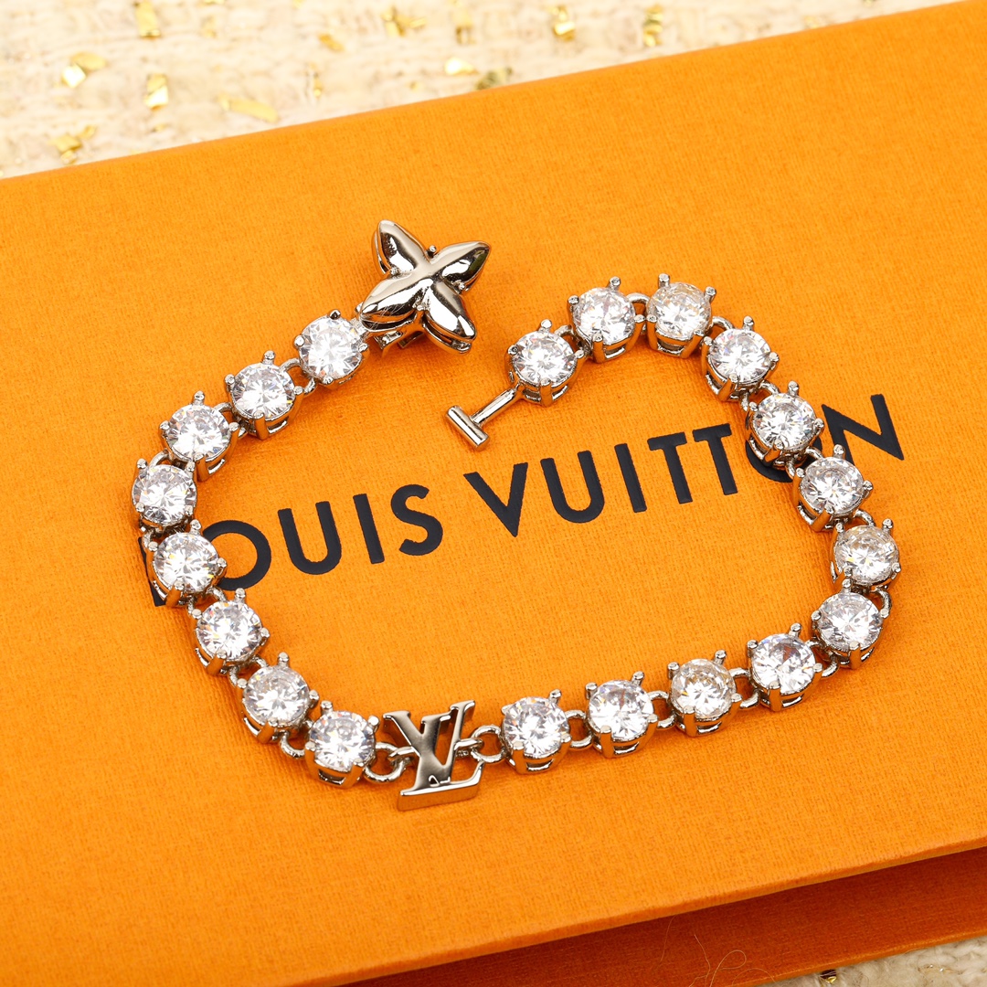Louis Vuitton Four Leaf Clover Diamond Bracelet