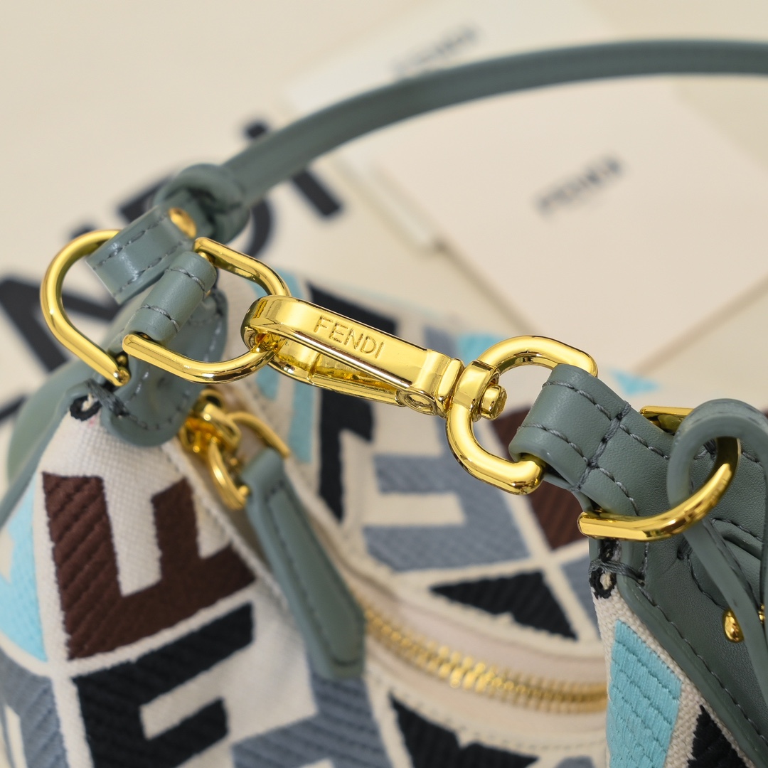 FENDI praphy underarm bag 1009
