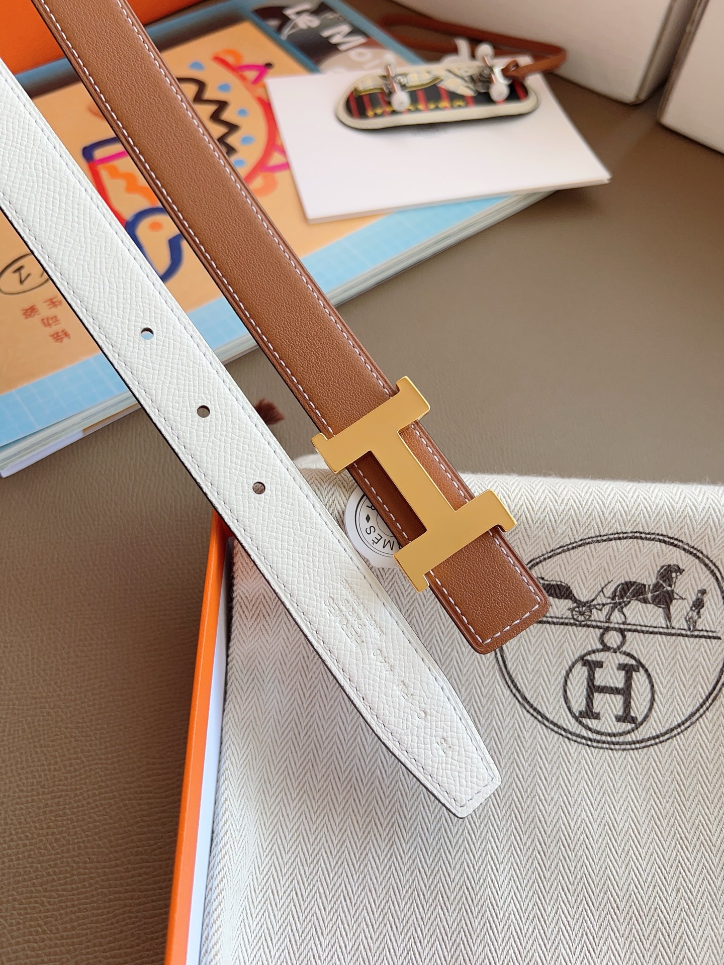 Hermès 2025 New Women's Double-Sided Belt 2.4cm Width