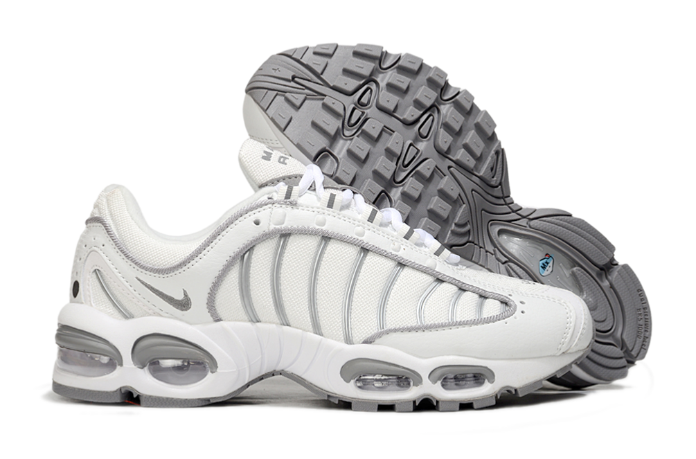 Air Max TailWind 4