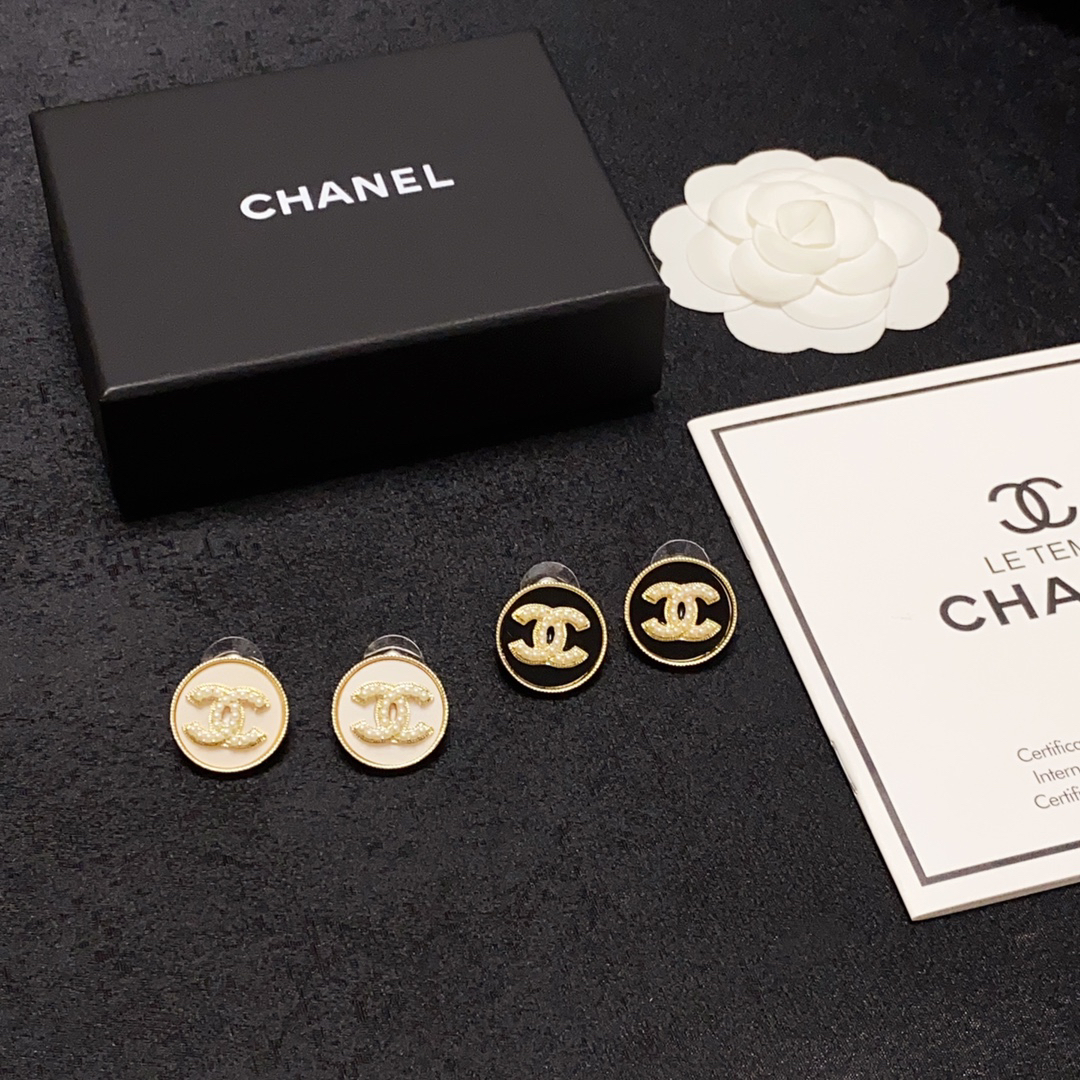 Chanel Apricot and black pearl earrings