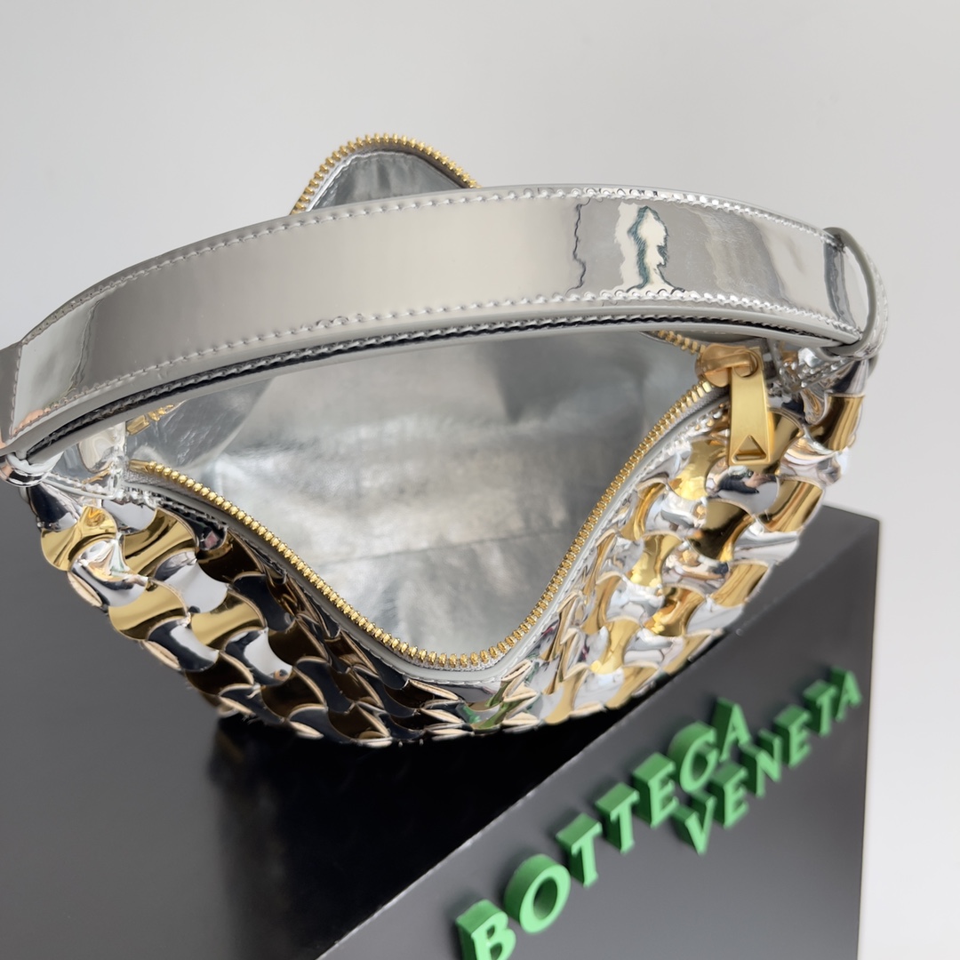 Bottega Veneta Year of the Snake Limited Edition Wallace Handbag 754443