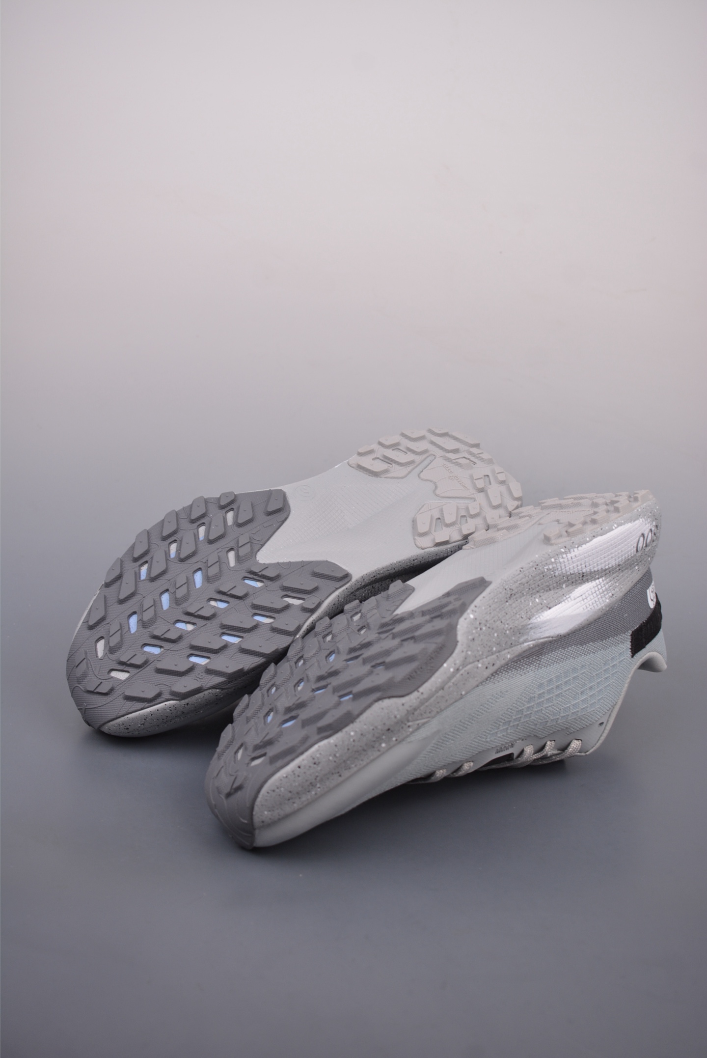 The North Face Altamesa 300 sneakers grey NF0A8A9RRO5-085