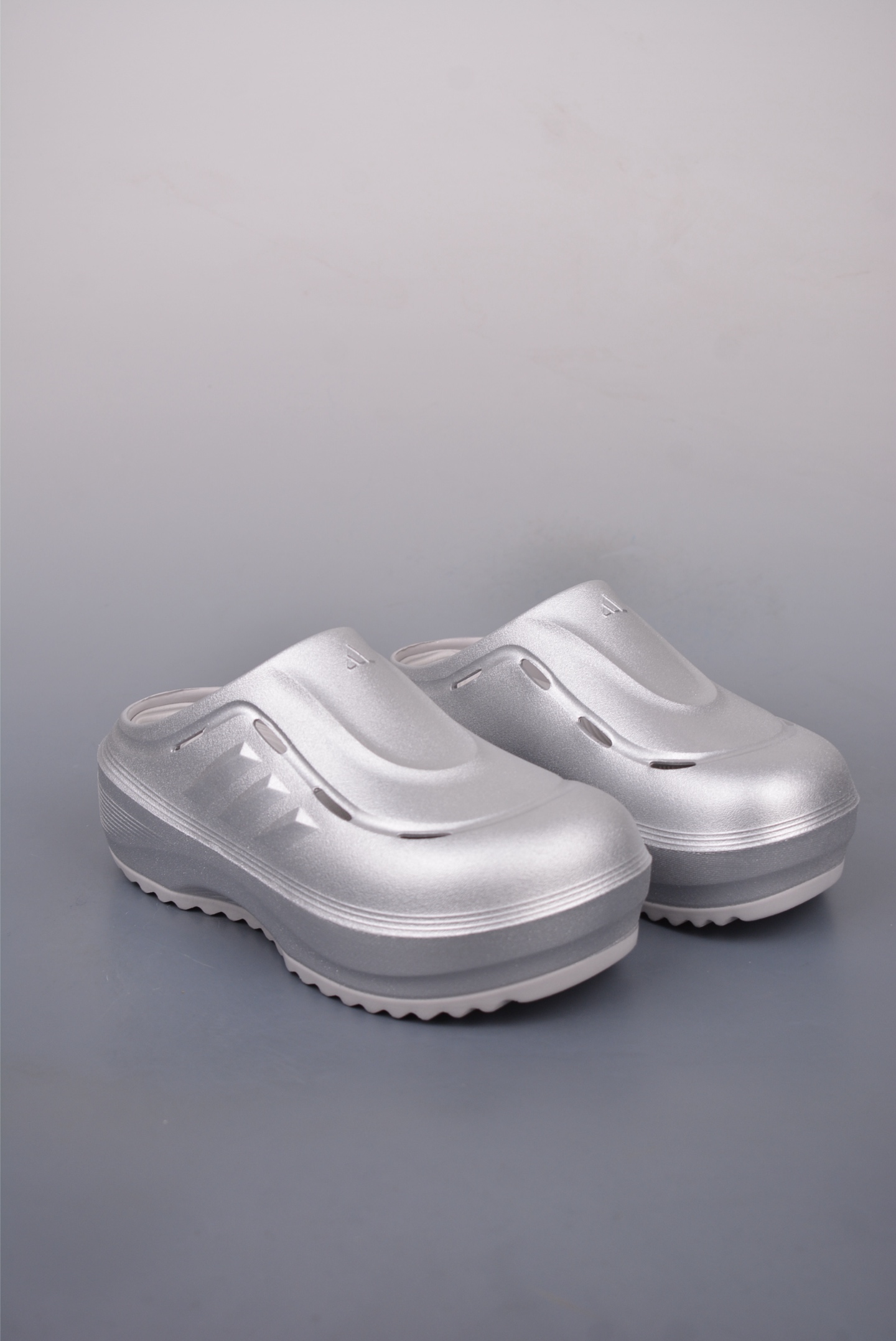 Adidas Ozwave Clog Slides Metallic Silver Grey JR6757