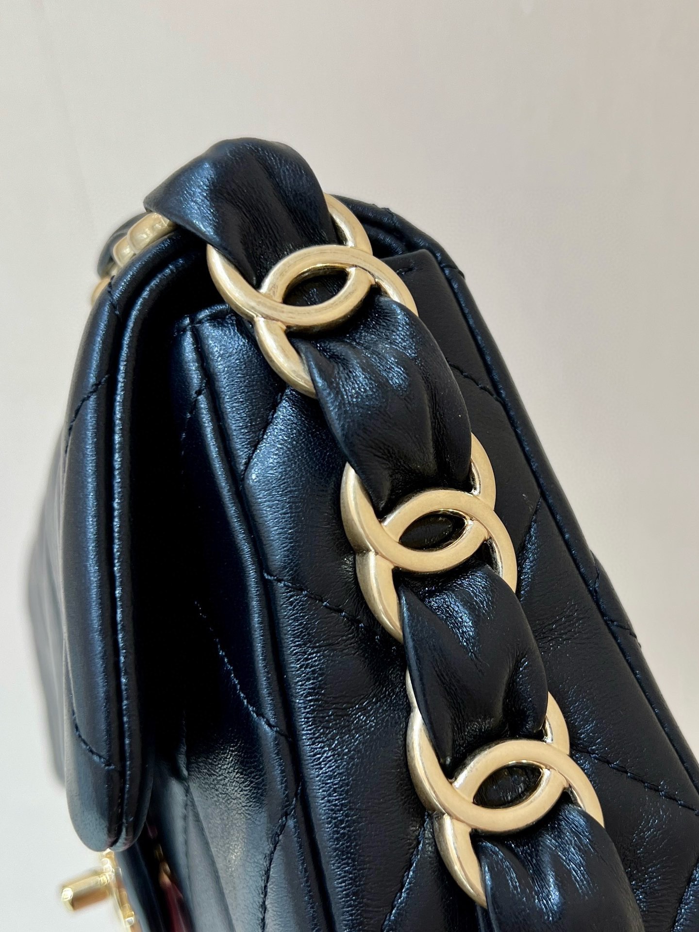 Chanel 24K Autumn and Winter Series Thick Chain Underarm Bag AS5174