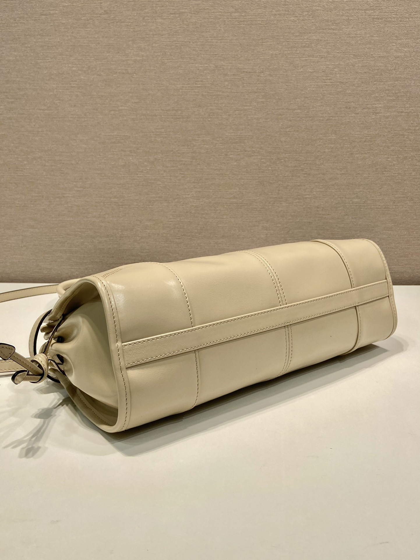 Prada lussolf waxed leather handbag 1BA426
