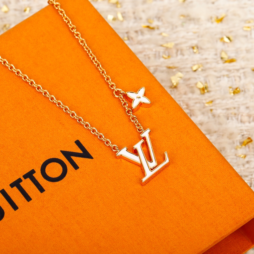 Louis Vuitton White Set Necklace