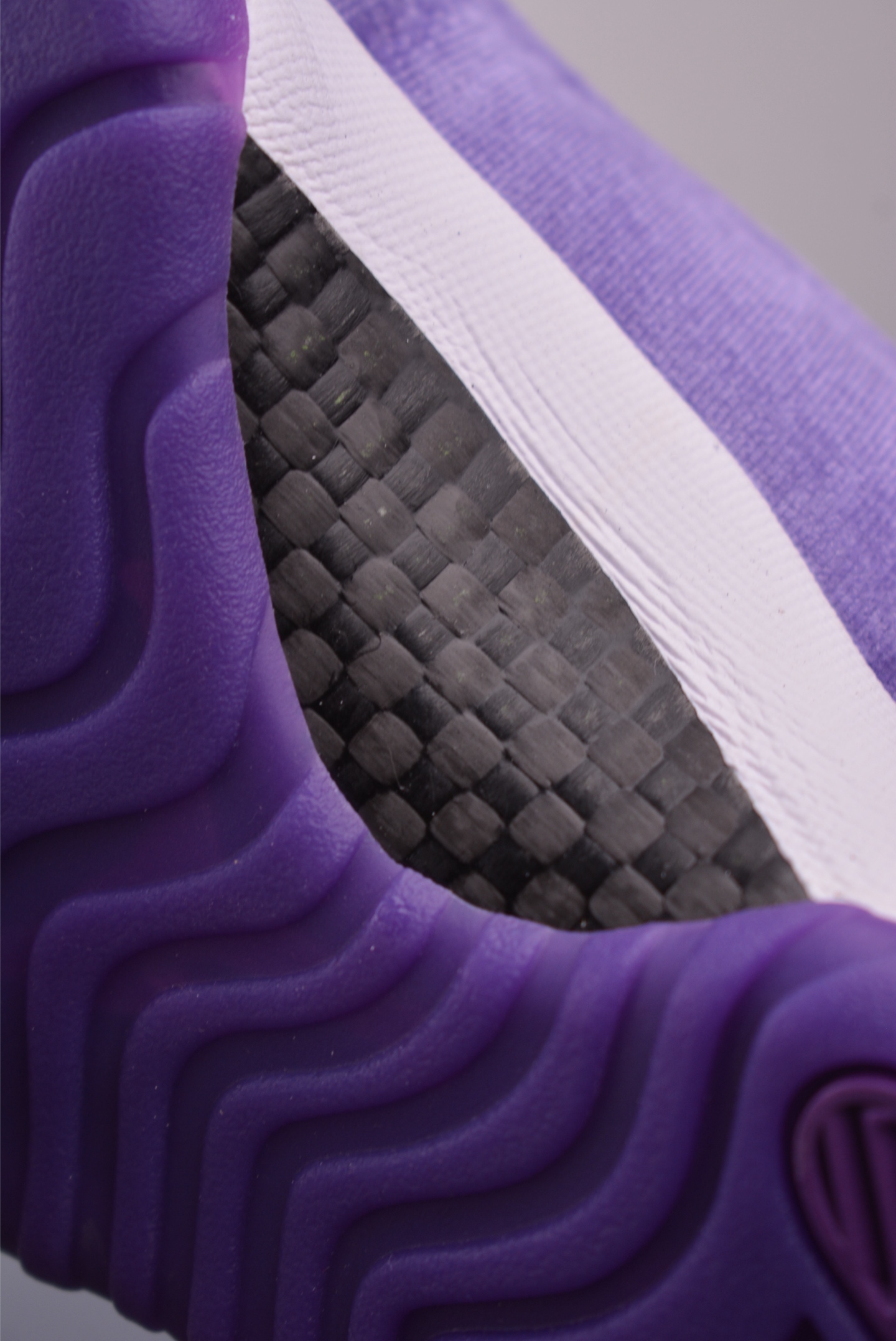 Air Jordan 11 Retro Lavender CT8012-555
