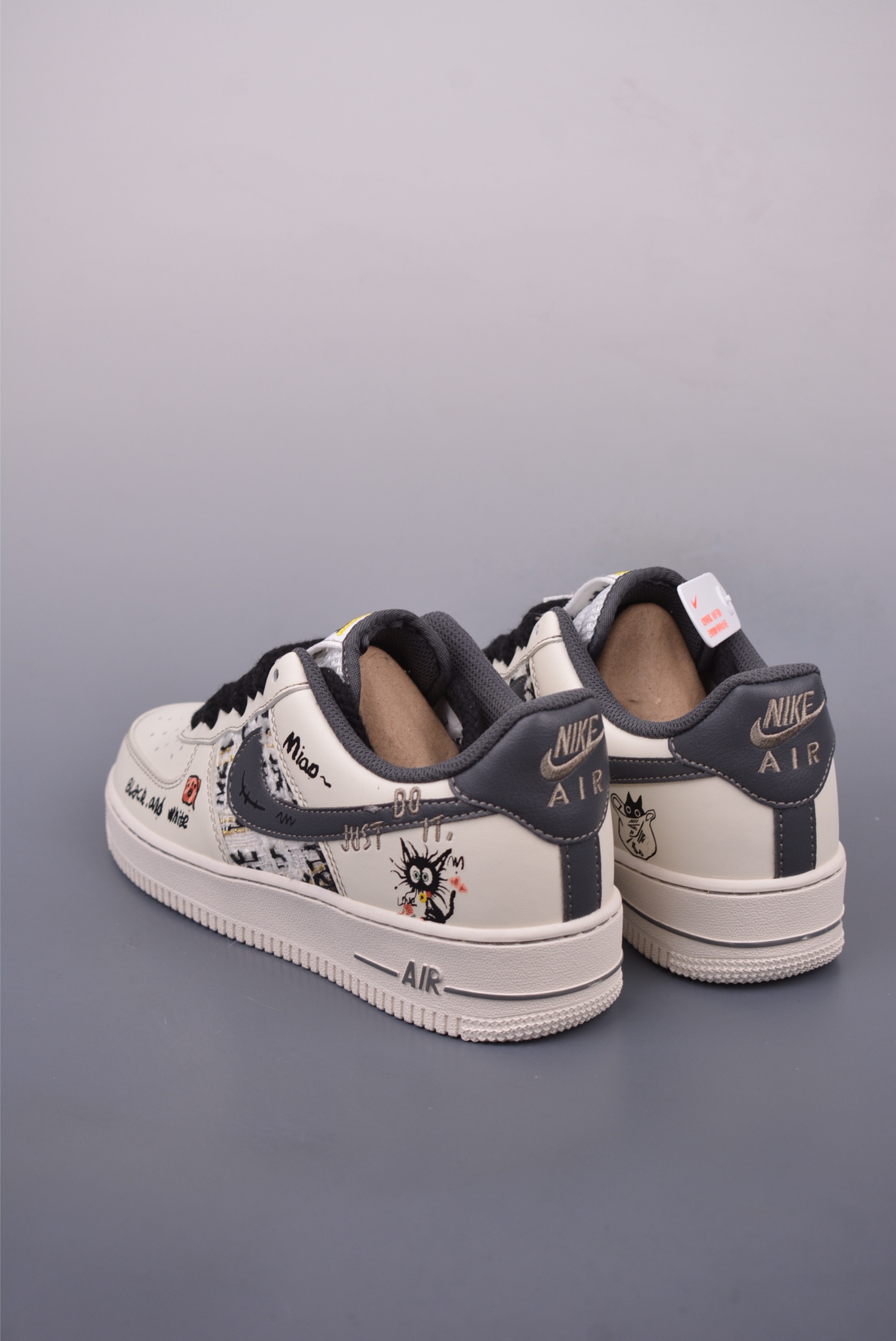 Nike Air Force 1 07 LV8 Low Sneakers Chanel Style Graffiti Black Cat FJ7740-710