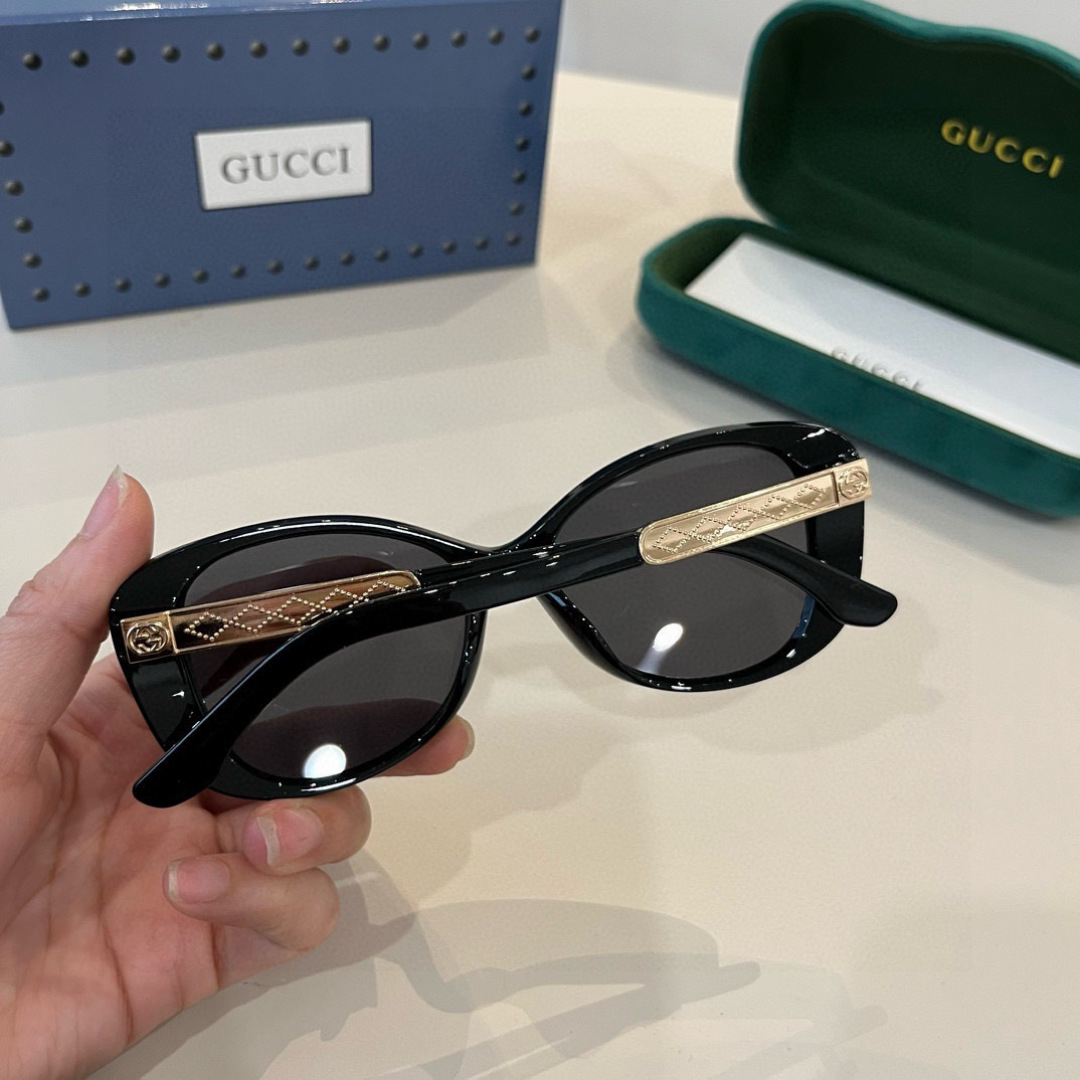 Gucci Round Frame Sunglasses