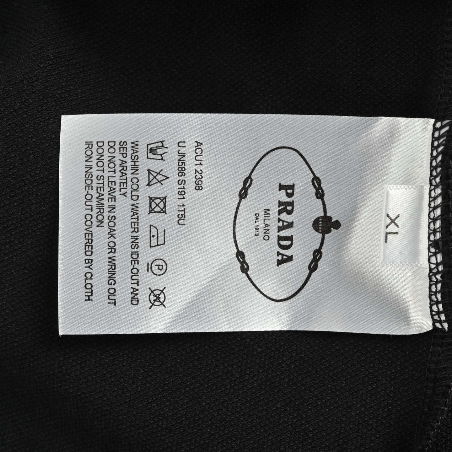 Prada 25ss Polo short sleeve with contrasting embroidery on the chest triangle logo