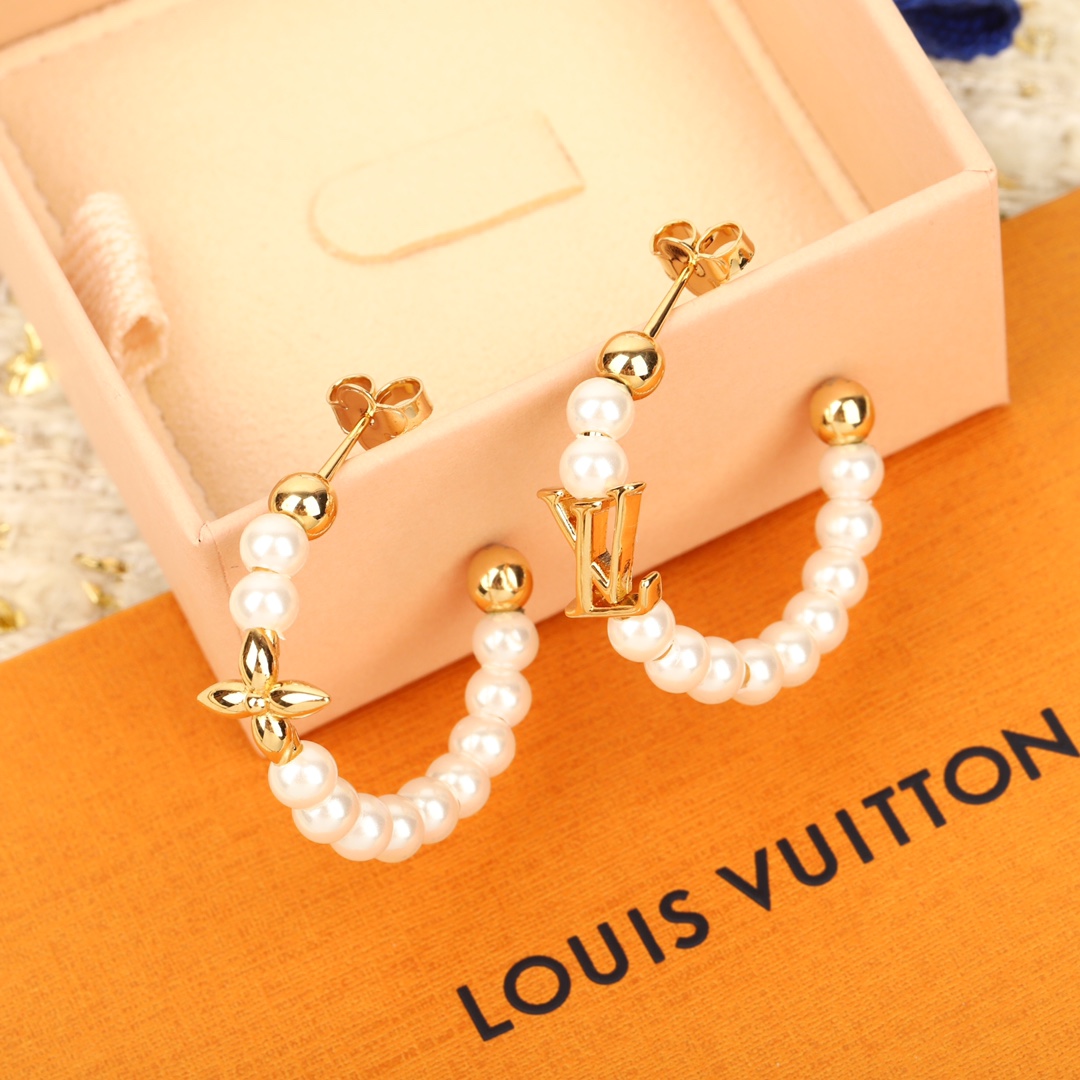 Louis Vuitton Gold Flower Pearl Earrings
