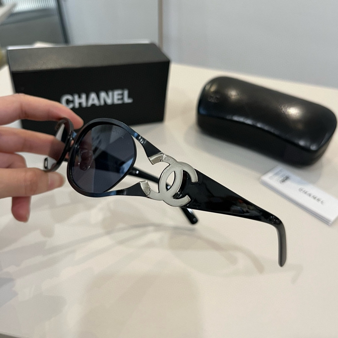 Chanel round frame sunglasses