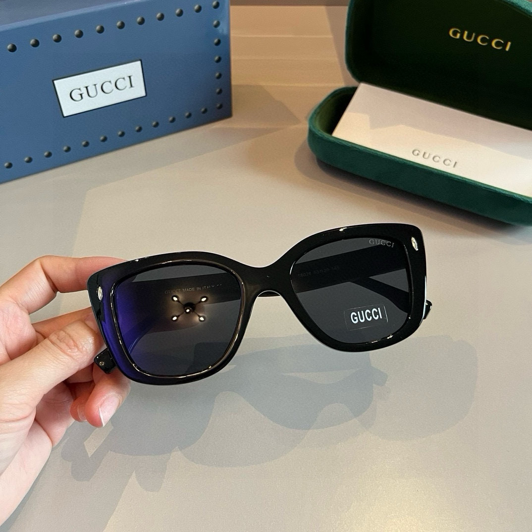 Gucci Round Frame Sunglasses