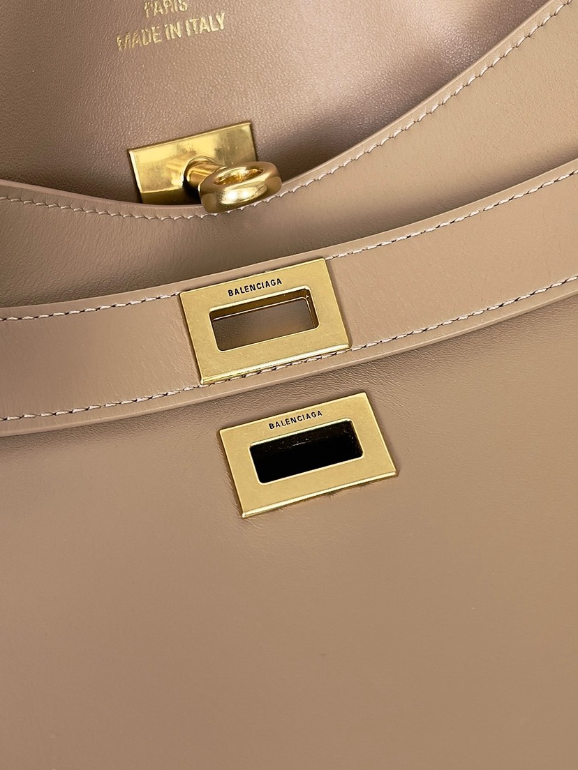 Balenciaga Winter 2024 Collection Bel Air Hobo