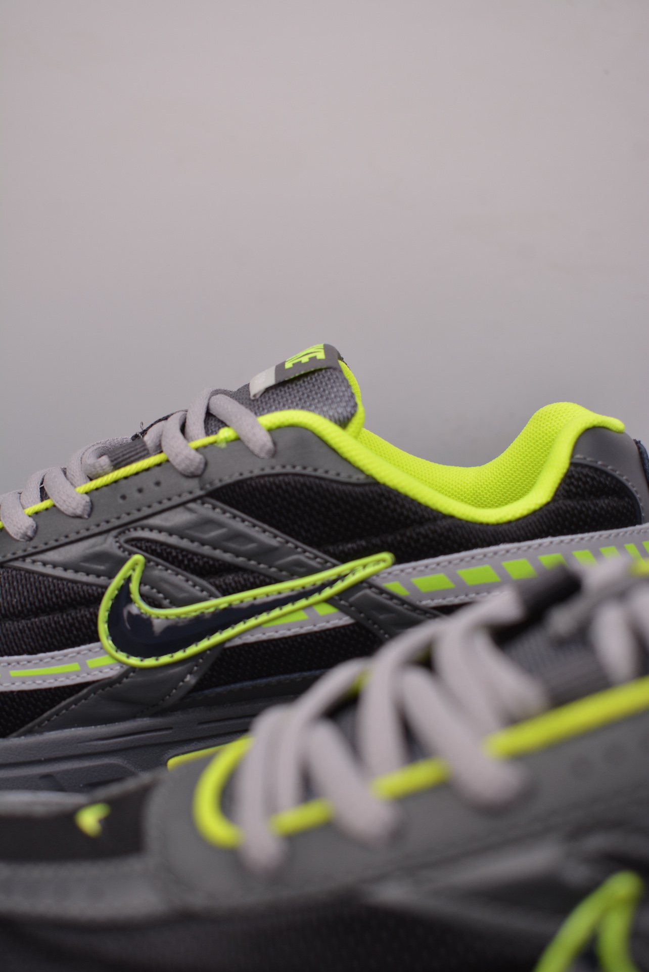 Nike Initiator Running gray black fluorescent green 394055-023