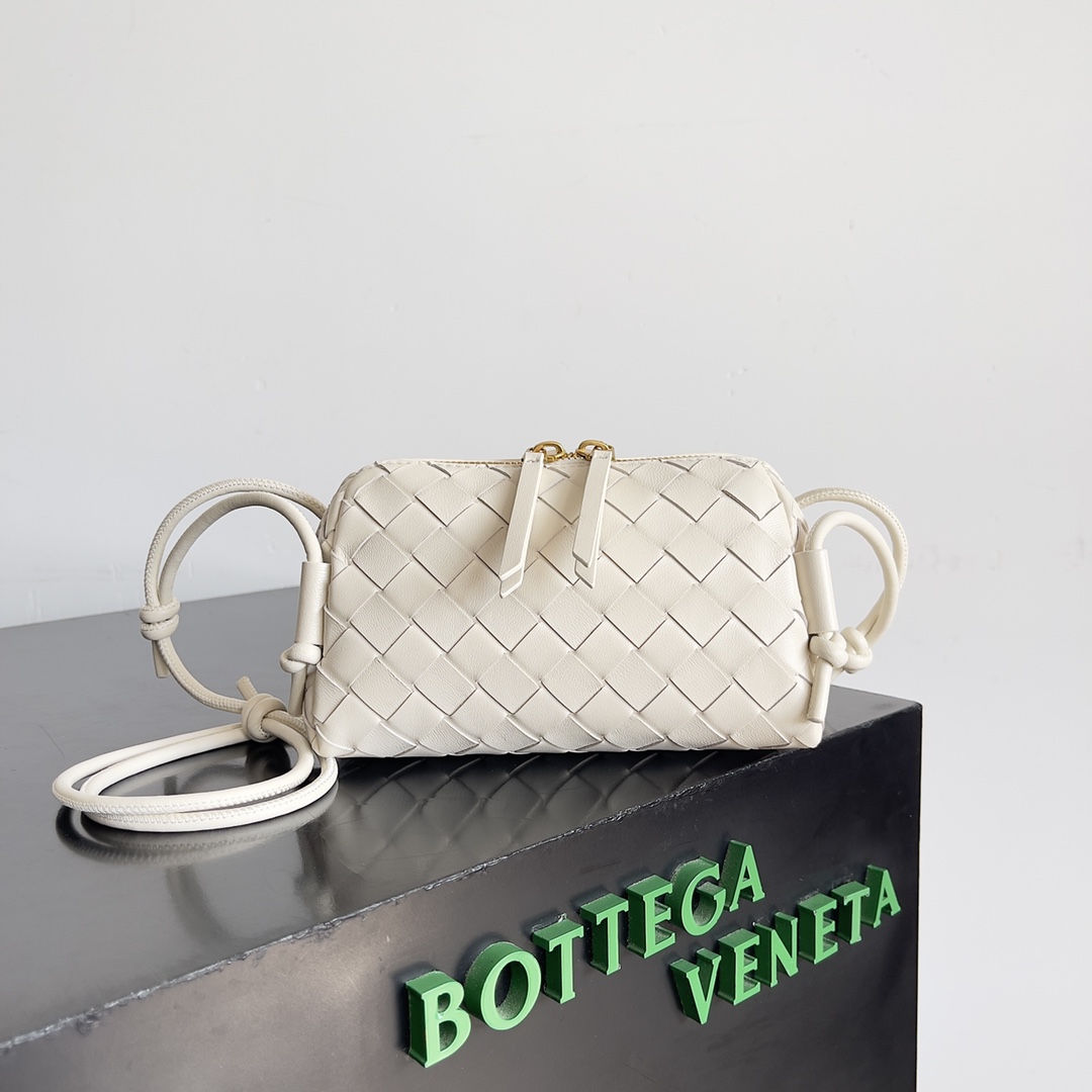 Bottega Veneta Concert Pouch Mini Bag 794258