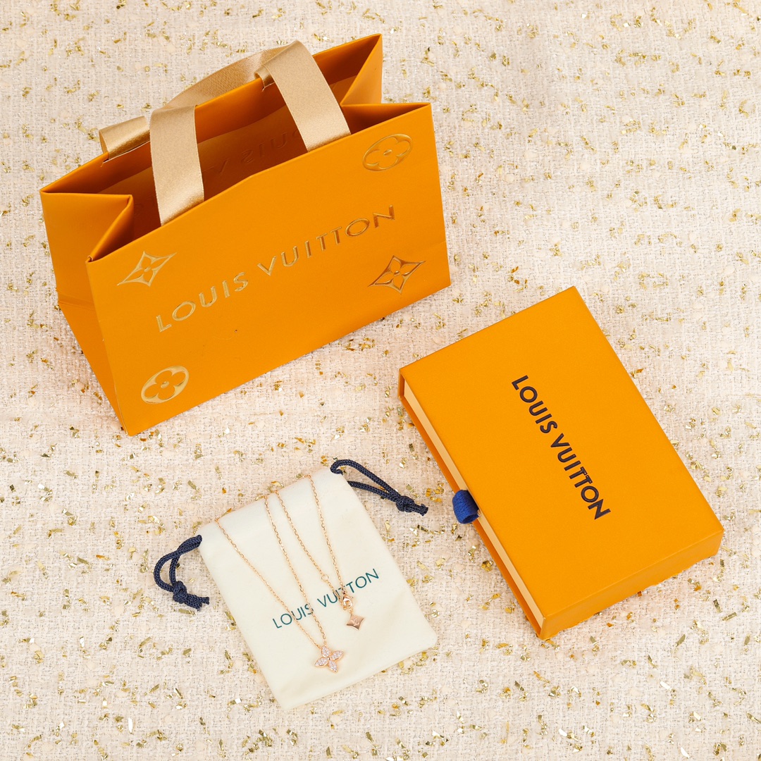Louis Vuitton Monogram Flower Diamond Floral Pattern