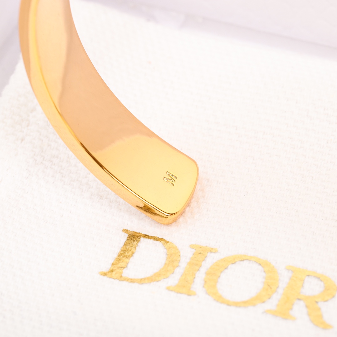 Dior Letter Open Bracelet