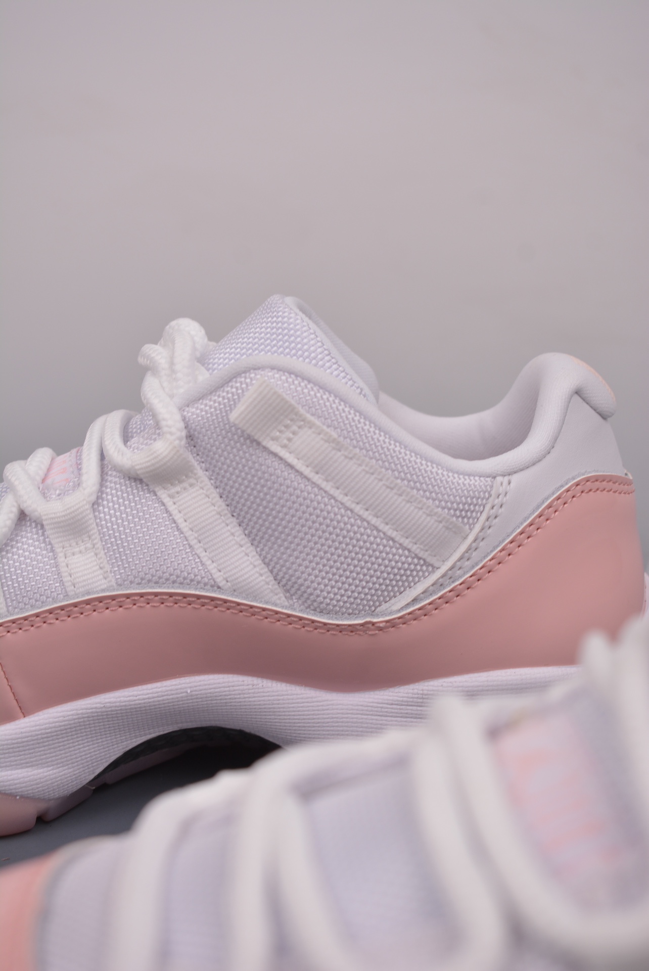 Nike Wmns Air Jordan 11 Retro Low Legend Pink AH7860-160