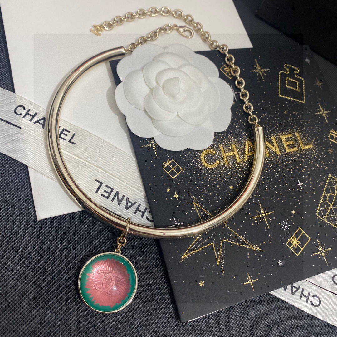 Chanel Round Pendant Choker Necklace