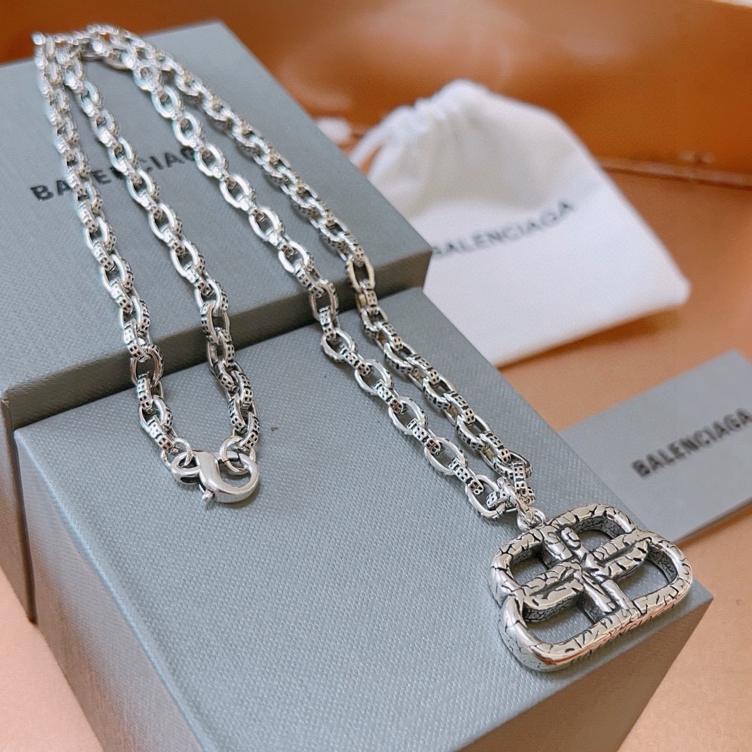 Balenciaga BB chain vintage necklace