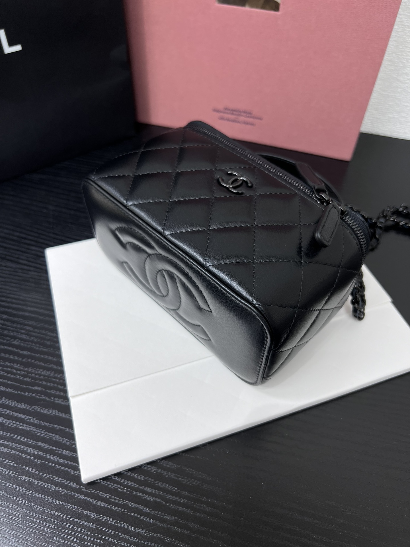 Chanel 24A Tote Box Bag AP2199