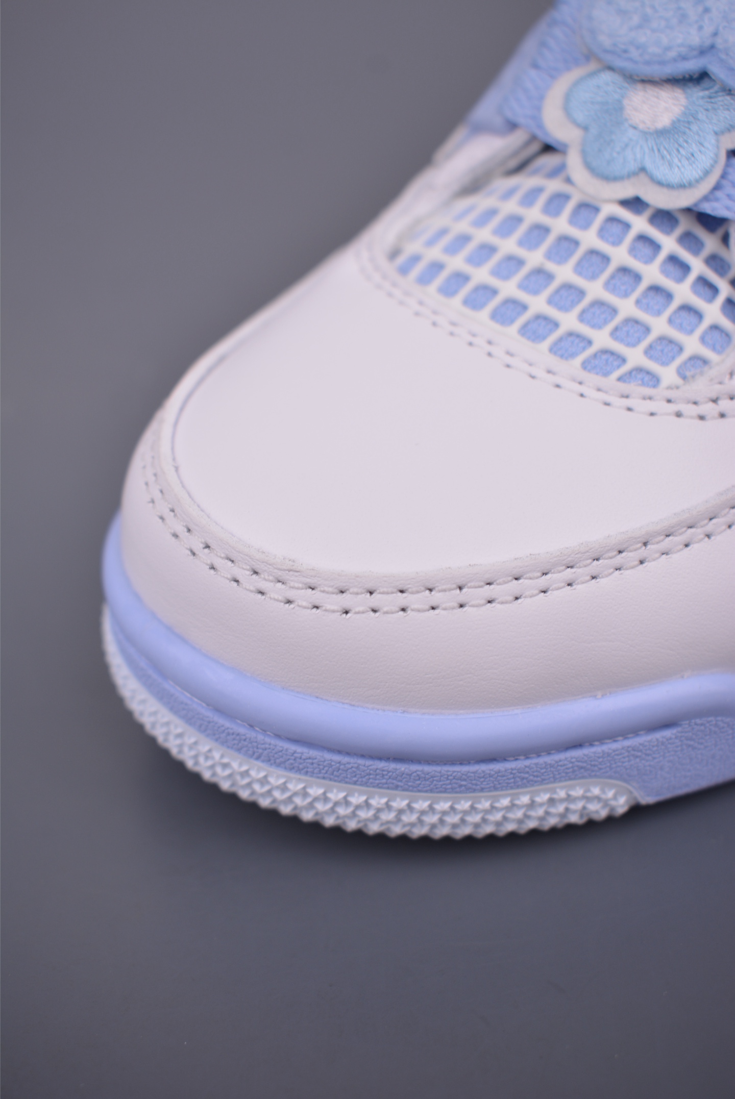 Air Jordan 4 Retro HV0823-100