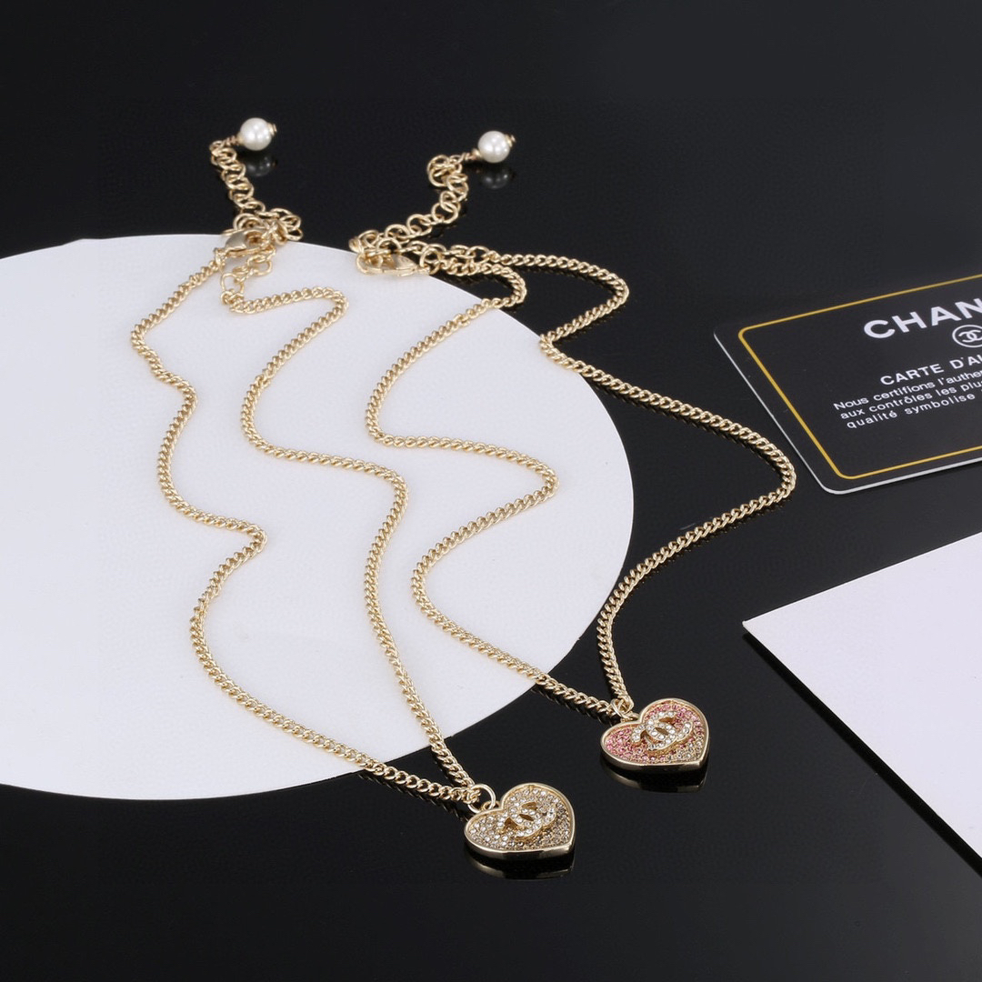 Chanel gradient heart necklace