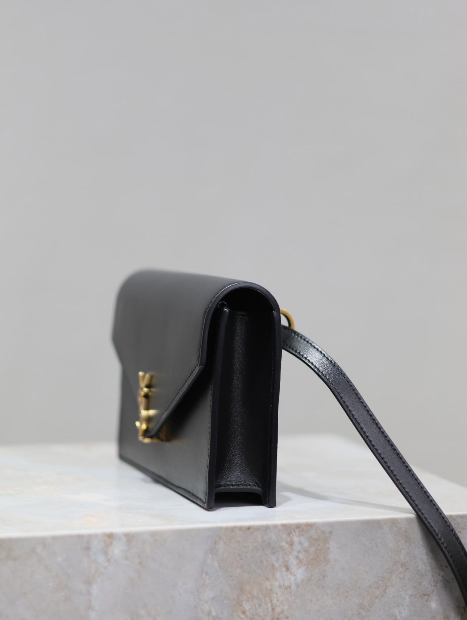 Yves Saint Laurent VOLTAIRE Crossbody Bag 785281