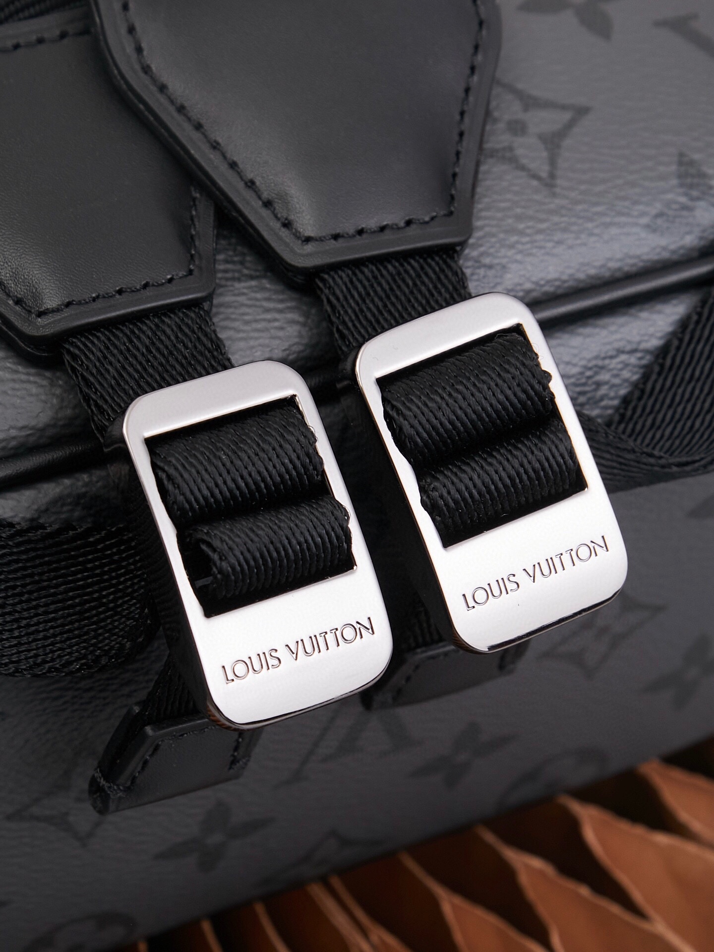 Louis Vuitton CHRISTOPHER Small Backpack Series m46331