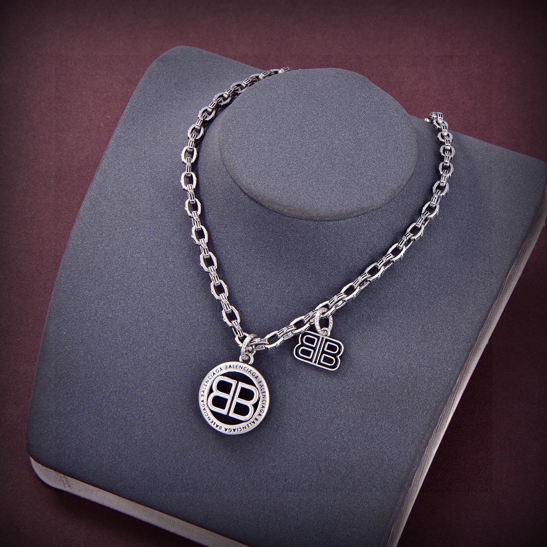 Balenciaga BB round brand chain vintage necklace