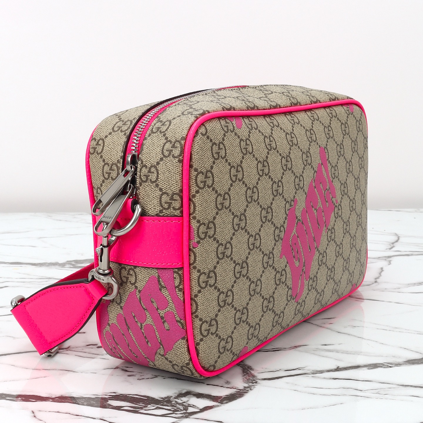 Gucci Medium crossbody bag with print 839380 FAEWN 9766