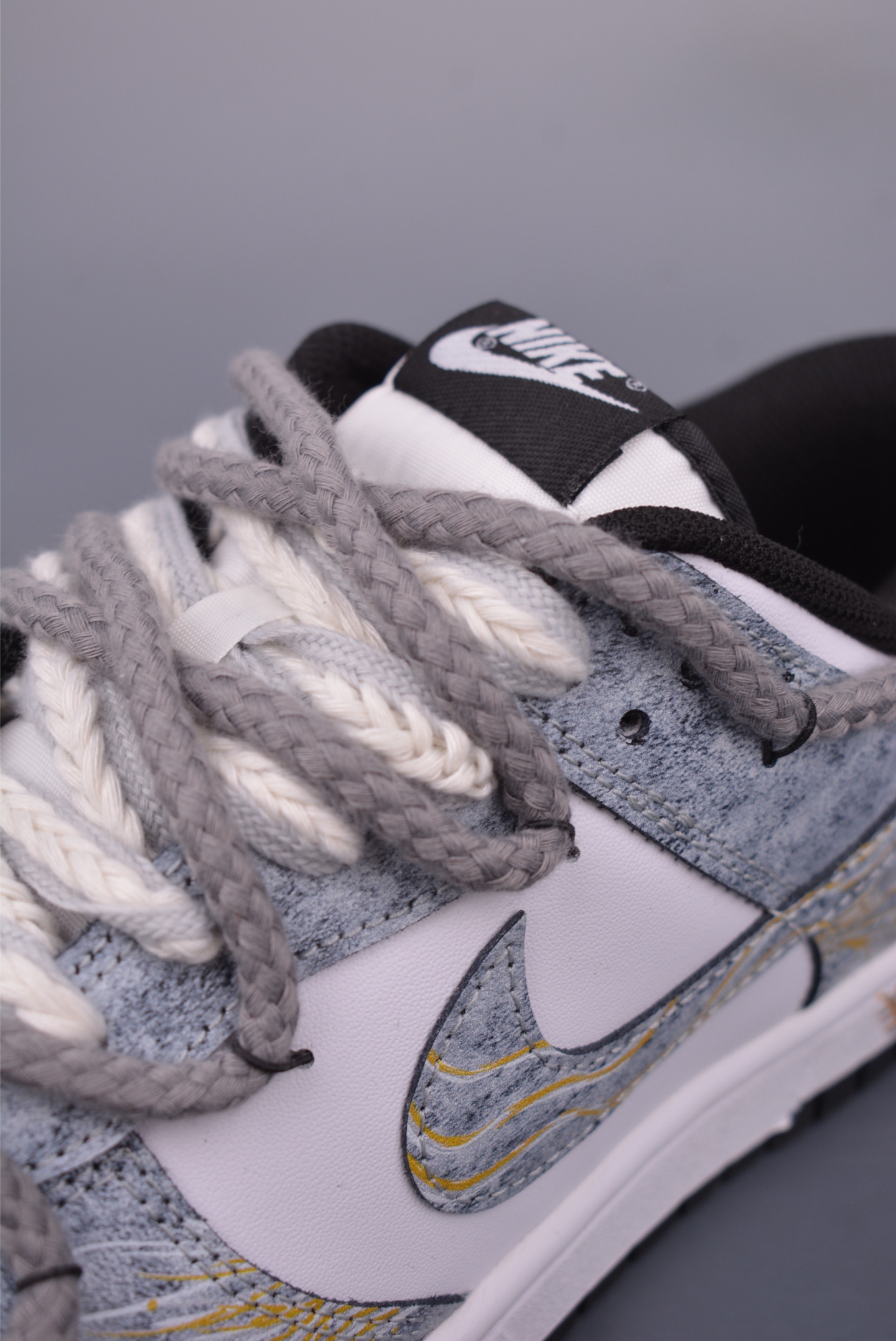 Louis Vuitton x Nike SB Dunk Low 