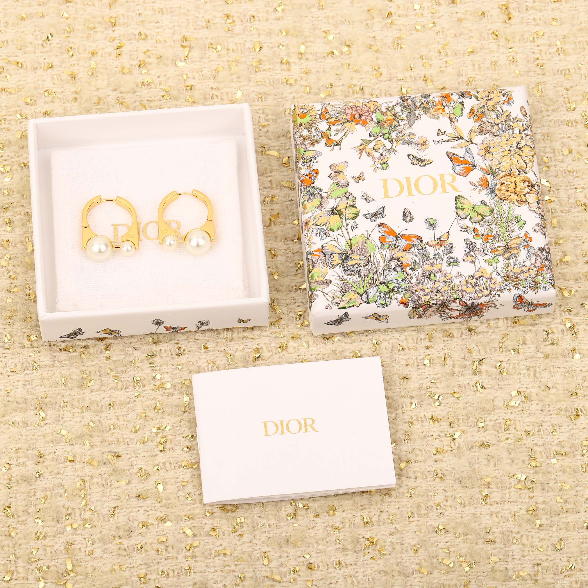 Dior Large and small pearl earrings