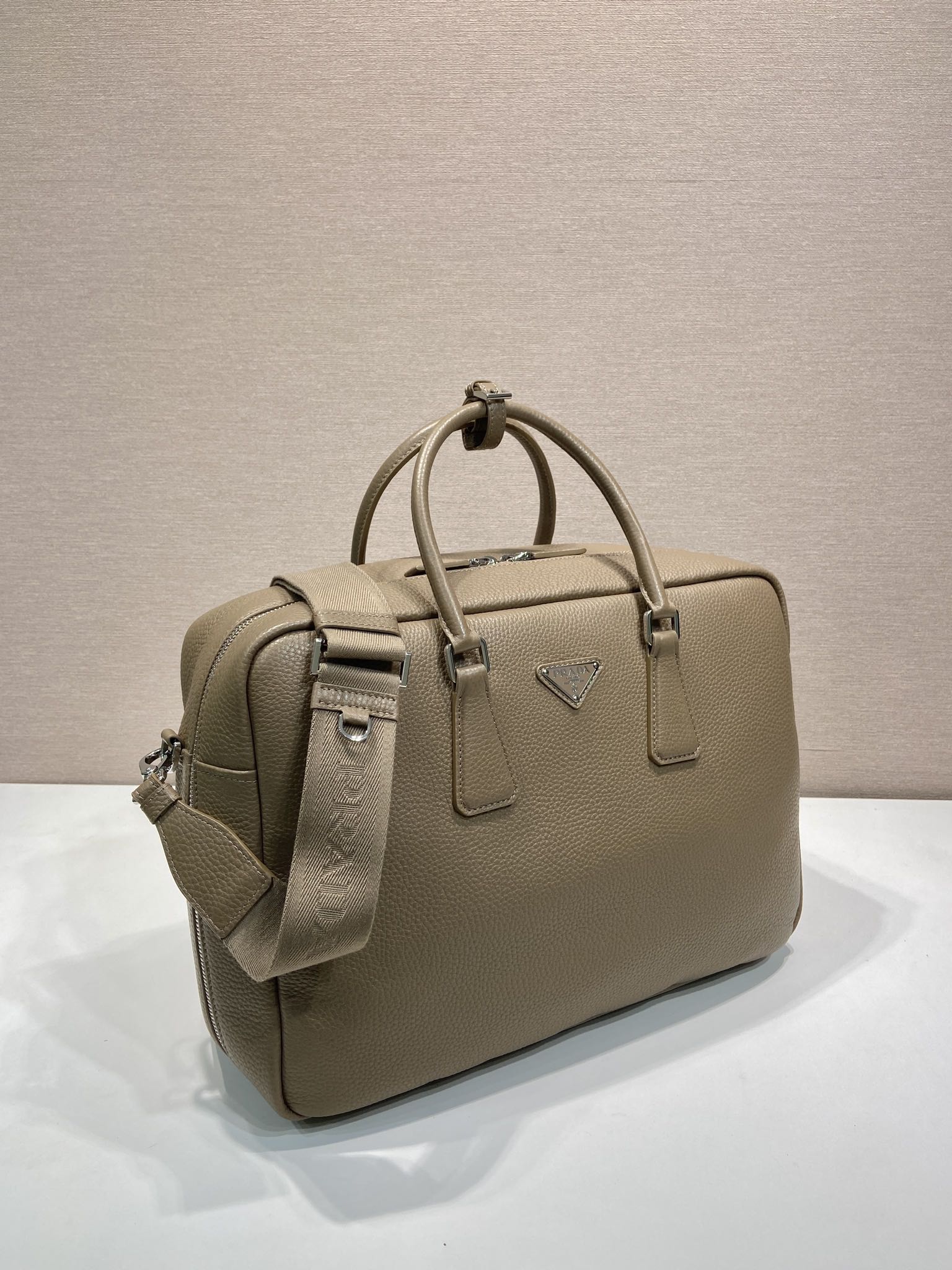 Prada New Extra Large Briefcase 2VE339