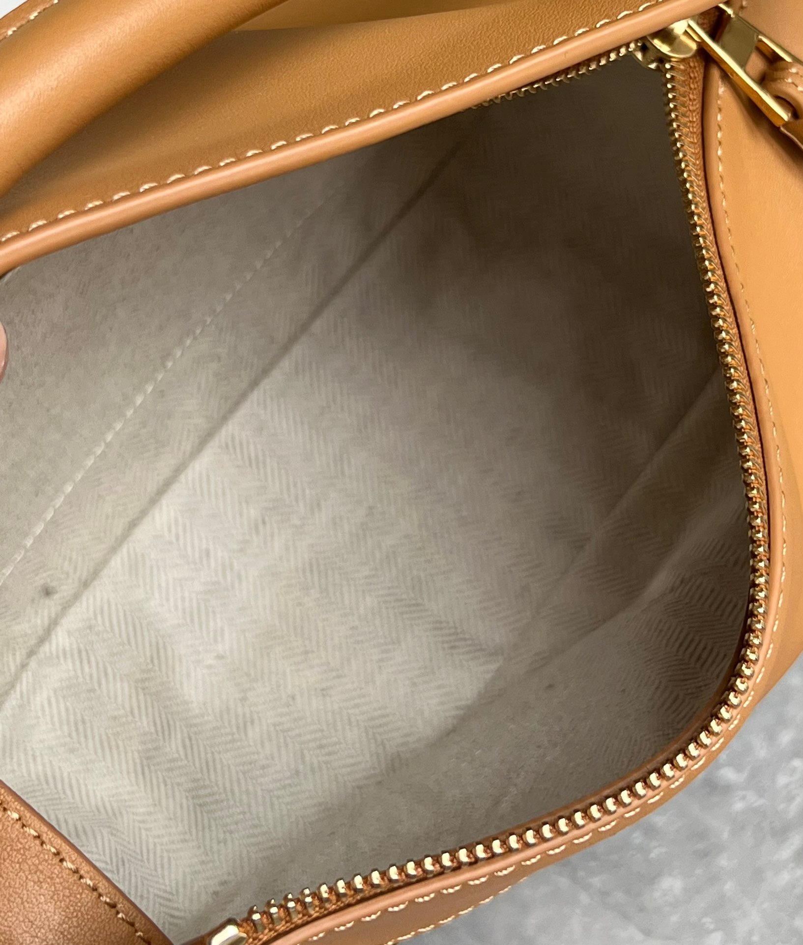 Loewe suede colorblocked zzle bag 0681