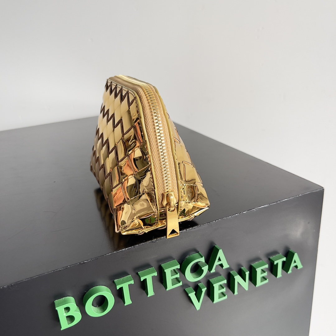 Bottega Veneta Women's Braided Cosmetic Bag 764044