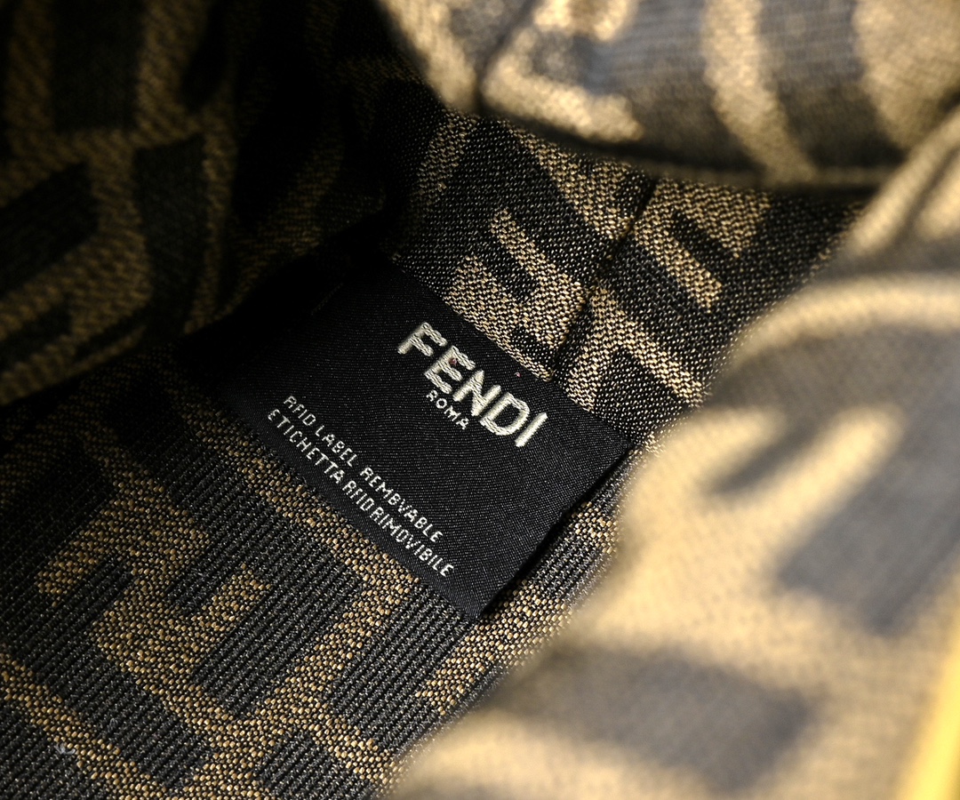 FENDI First Shoulder Bag 80017