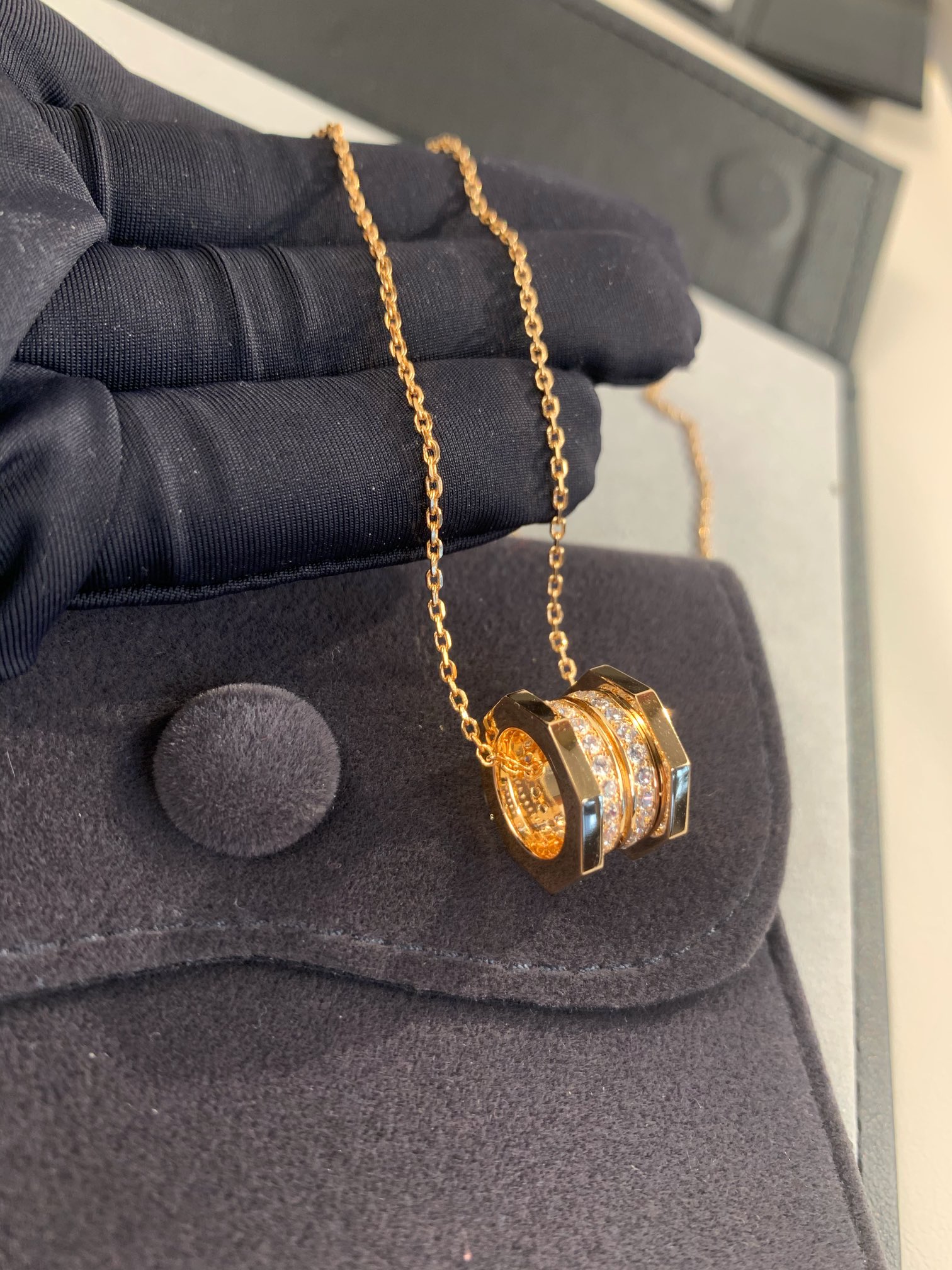 Cartier screw necklace