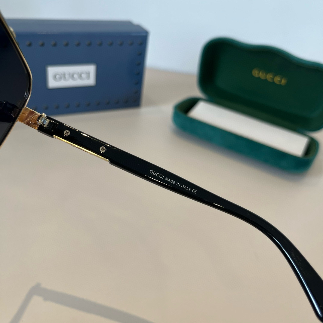 Gucci Square Frame Sunglasses