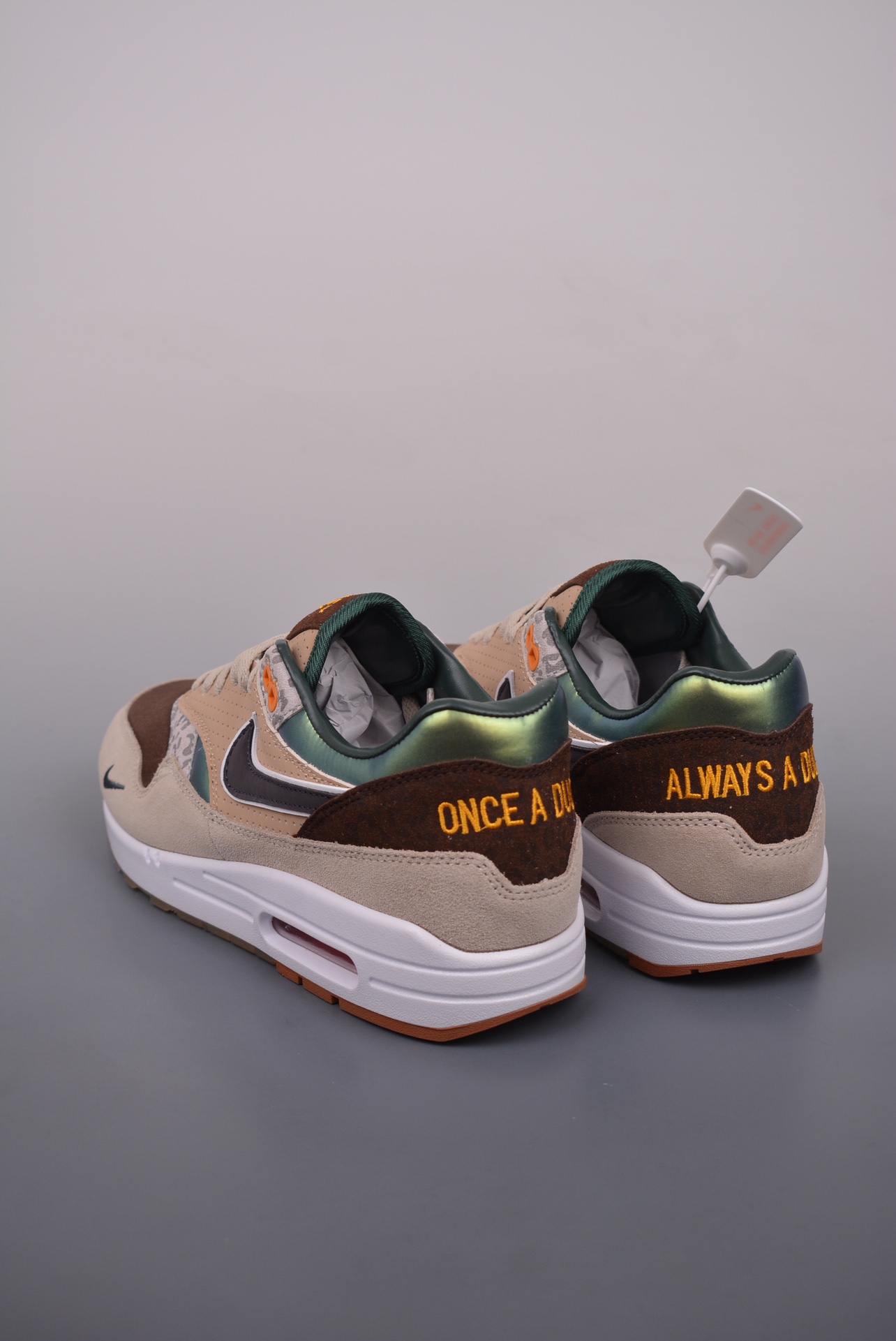 Division Street x Nike Air Max 1 ’87 PremiumUniversity of Oregon HQ2640-200