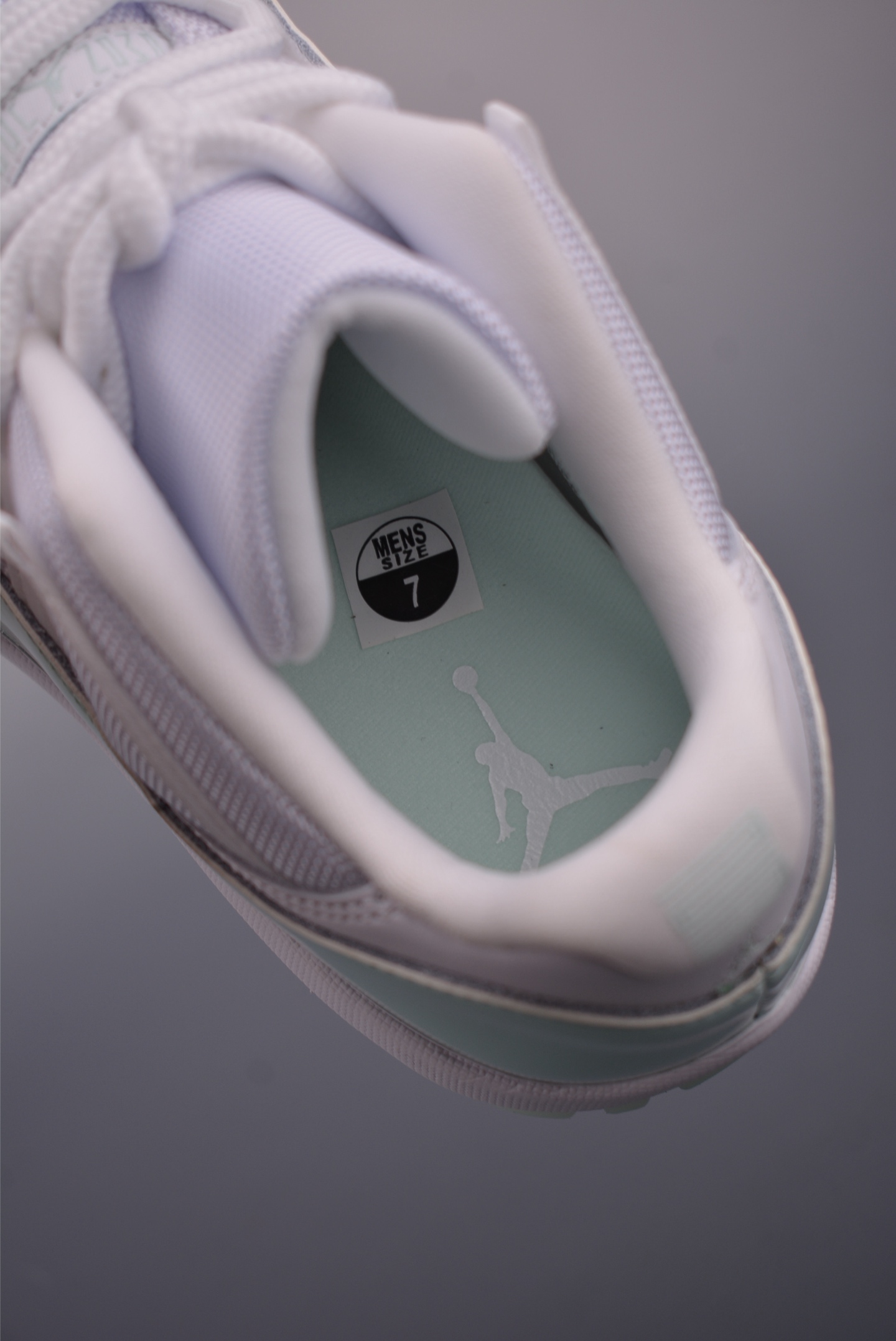 Air Jordan 11 Retro Low 'Igloo' AH7860-103