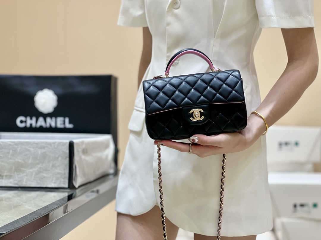 Chanel 24P Spring/Summer Preview Series Limited Edition Pearl Bag AS4384 00138